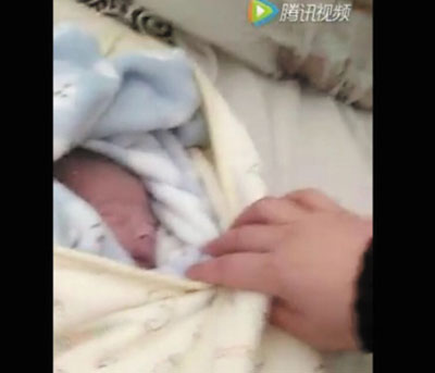 痛心，大連一女嬰剛出生兩個(gè)小時(shí)就被棄垃圾桶
