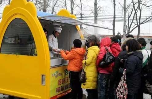 書報亭、早餐車，甚至垃圾桶都有二維碼“身份證”了。